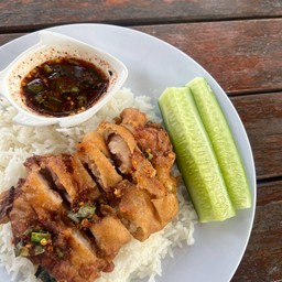 ข้าวโปะไก่ทอดสับ