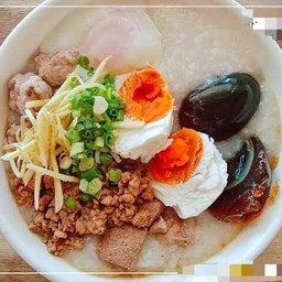 โจ๊กไข่เยี่ยวมัา+ไข่ลวก