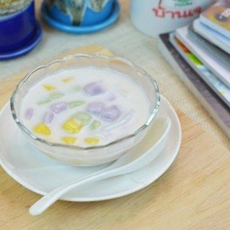 บัวลอยสามสี