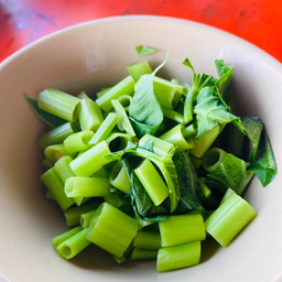 ผักบุ้งลวก