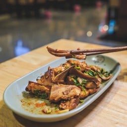 [อร่อยซ่ากับโค้ก] หูหมูตุ๋นหม่าล่า +  โค้ก ออริจินัล (ขวด)