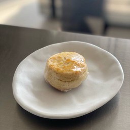 สโคนเนยสด