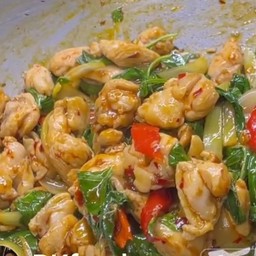 ข้าว ไก่ผัดน้ำพริกเผา ใบโหระพา