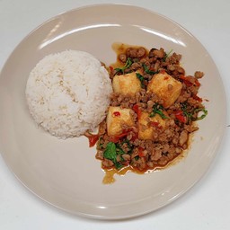 ข้าวกะเพราเต้าหู้หมูสับ