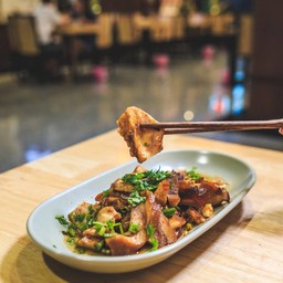 หน้ากากหมูตุ๋นหม่าล่า