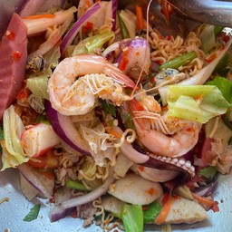 ยำโคตรแซ่บบบ ท่าม้า