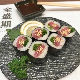 NEGI TUNA MAKI / มากิ ทูน่าและต้นหอม /