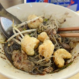 เส้นหมี่ หมู