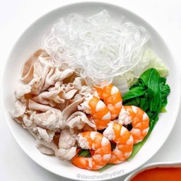 เส้นแก้วลวก + กุ้ง + สามชั้นสไลด์ + ผักใบเขียว