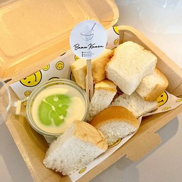 ปังนึ่ง สังขยาใบเตย