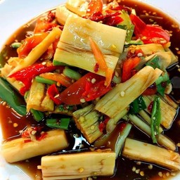 ตำหน่อไม้ปูปลาร้า