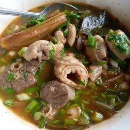 ต้มแซ่บเครื่องในเนื้อ