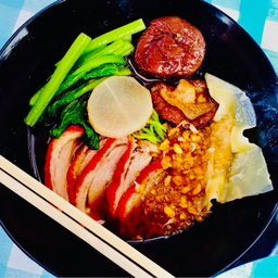 บะหมี่เกี๊ยวน้ำเห็ดหอมเป็ดย่าง