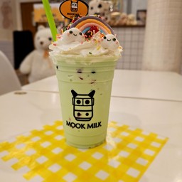 แคนตาลูปนมสดปั่นเยลลี่+วิป+มาร์ชเมโรเรนโบว์