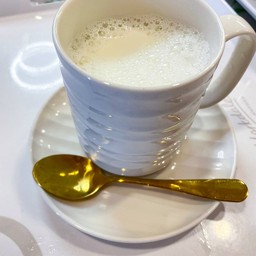 นมสดร้อน