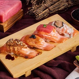 Salmon Sushi Set