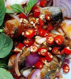 ยำปลากระป๋อง