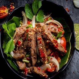 ยำเนื้อย่าง.
