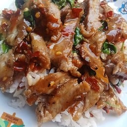 กะเพราหมูย่าง ราดข้าว