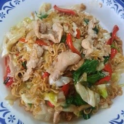 มาม่าผัดขี้เมาหมูนุ่ม