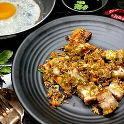 หมูกรอบแอบขาย