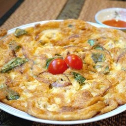 ไข่เจียวโหระพาใส่หมูสับราดข้าวสวย