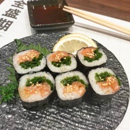 NEGI SALMON MAKI / มากิ แซลม่อน และต้นหอม /