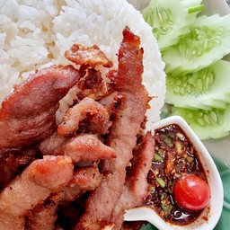 ข้าวหมูทอดจิ้มแจ่ว