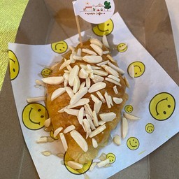 ครัวซองต์อัลมอนด์น้ำผึ้ง