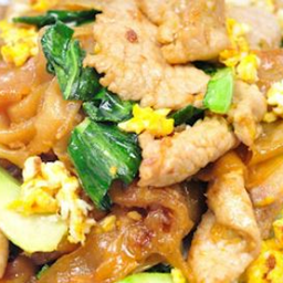 ผัดซีอิ้วไก่.