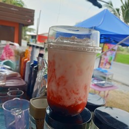 นมสดสตรอเบอร์รี่