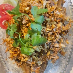 Fried Sheatfishes With Garlic