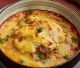 ลาซานญ่าเนื้อซอสมะเขือเทศ