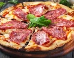 พิซซ่าอิตาเลี่ยนซาลามี่