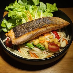 Papaya Salad With Salmon