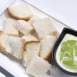 ปังนึ่ง สังขยาใบเตย