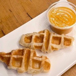 ครอฟเฟิล + สังขยาไข่เค็ม