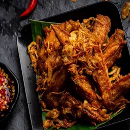 ปีกไก่ทอดน้ำปลา.