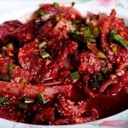 ร้านลาบร้อยเอ็ดหน้าสนามฟุตบอลห้วยขวาง สาขา8