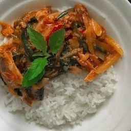 กระเพราปลากระป๋อง