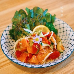 Salmon Tataki ยำแซลมอน
