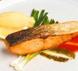 ปลาแซลมอนนอร์เวย์ย่าง