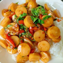 กระเพราไส้กรอก