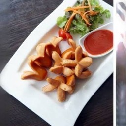 ไส้กรอกหนังกรอบทอด