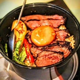 ข้าวหน้าเนื้อ วากิวDry-agedย่าง (Freeไข่ดอง)