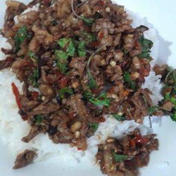 ข้าวกะเพราเนื้อ