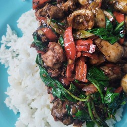 พริกแกงเครื่องในไก่ใส่ถั่ว