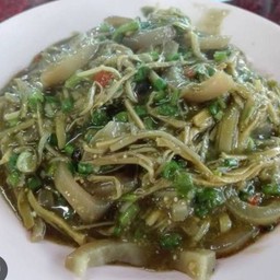 ซุปหน่อไม้ใส่หนังหมู