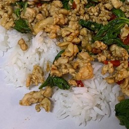 ข้าวกะเพรา (ไก่สับ)