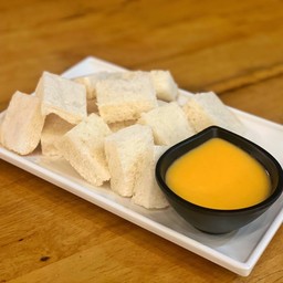 ปังนึ่ง สังขยาไข่เค็ม